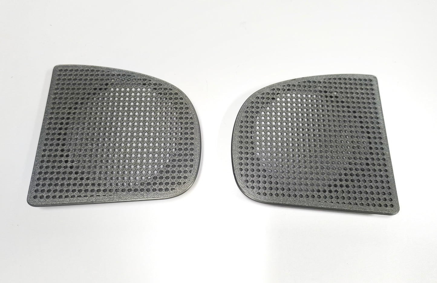 Renault Twingo Right and left speaker cover grille, 7700422525, 7700422526